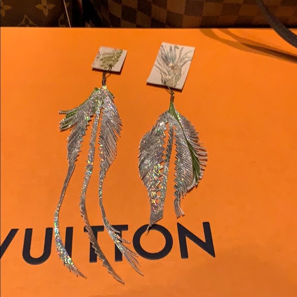 Boho chic native handmade leather earrings. - Picture 1 of 2